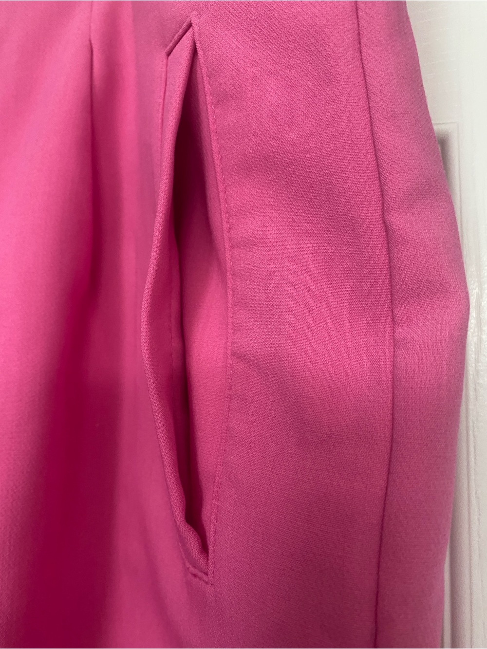 NEW - High-Waist Pink Pleated Shorts - Picture 4 of 5